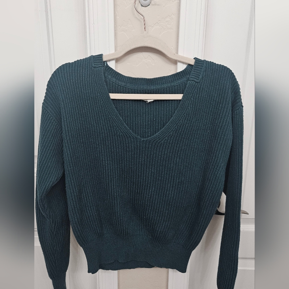 La Hearts Deep Teal Cropped V-Neck Sweater